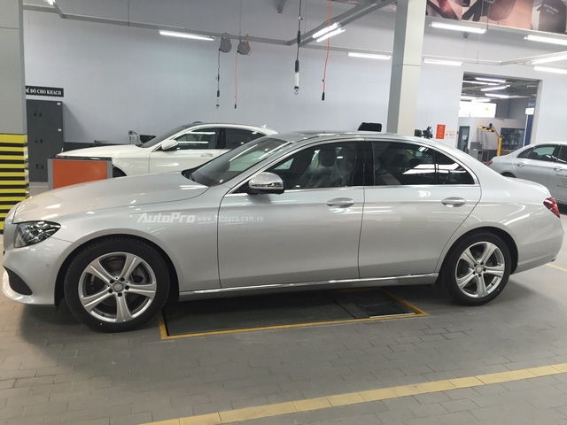 Lộ diện Mercedes-Benz E250 lắp ráp trong nước, giá chỉ 2,479 tỉ Đồng - Ảnh 1.