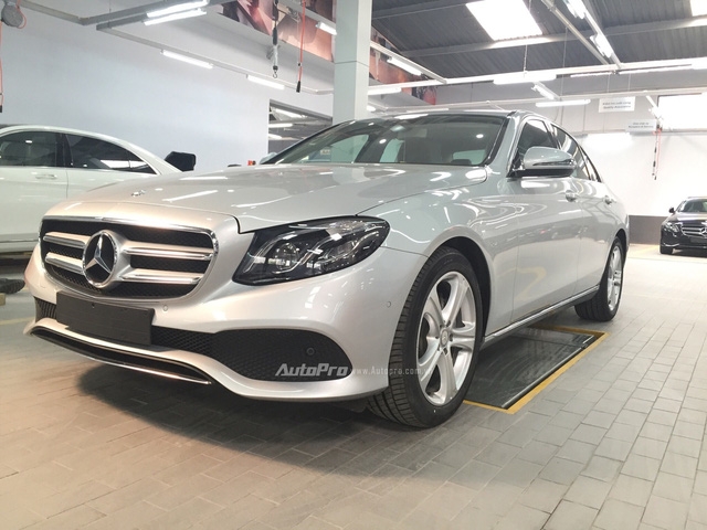 Lộ diện Mercedes-Benz E250 lắp ráp trong nước, giá chỉ 2,479 tỉ Đồng - Ảnh 2.