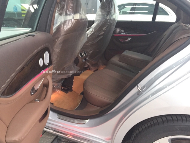 Lộ diện Mercedes-Benz E250 lắp ráp trong nước, giá chỉ 2,479 tỉ Đồng - Ảnh 4.