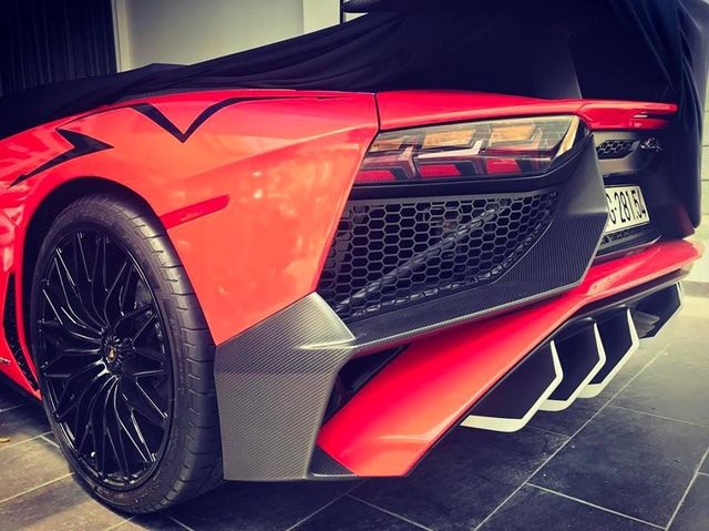 Minh Nhựa thay đổi ngoại thất cho siêu xe Lamborghini Aventador SV 32 tỷ Đồng - Ảnh 3.