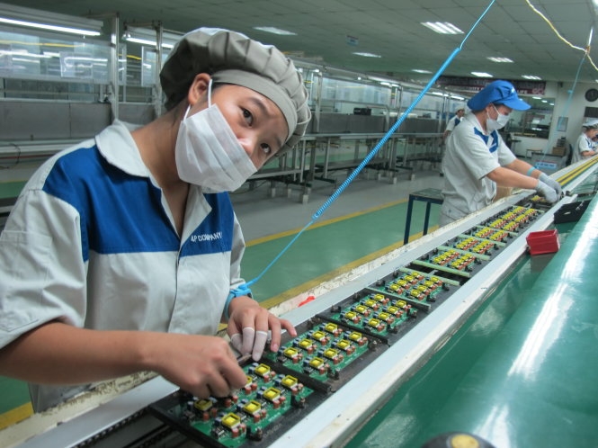Cân nhắc sức chịu đựng của nền kinh tế về thuế xăng dầu 