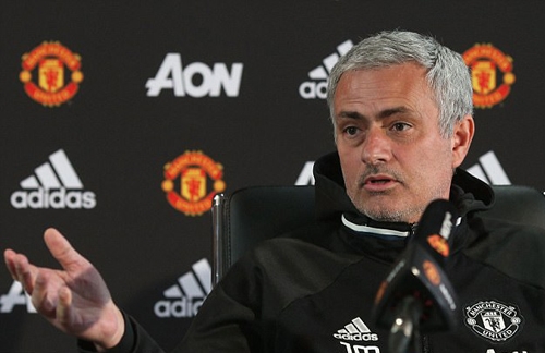 hlv-mourinho-neu-con-chicharito-man-utd-da-kiem-them-20-ban