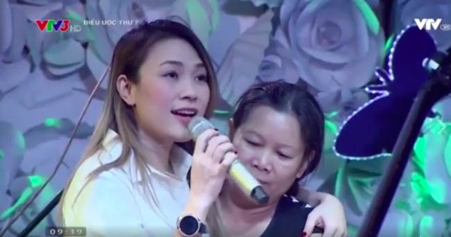 Mỹ tâm lại gây bão mạng xã hội khi nghẹn ngào hát cho chàng trai bị bại liệt - Ảnh 2.