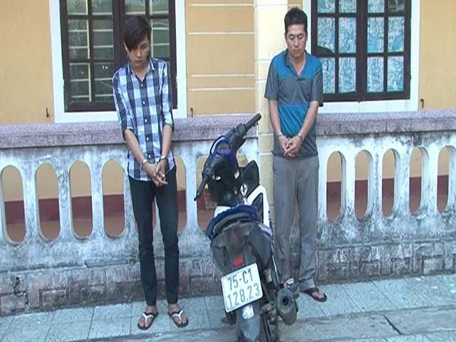 Sinh viên Dũng (bên trái) và Hiền (bên phải)