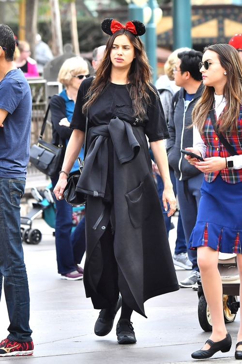 irina-shayk-sinh-con-dau-long-voi-tai-tu-bradley-cooper-1