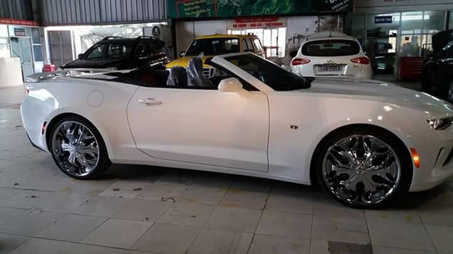 Chevrolet Camaro Convertible 2017 thứ 2 cập bến thị trường Việt Nam - Ảnh 2.