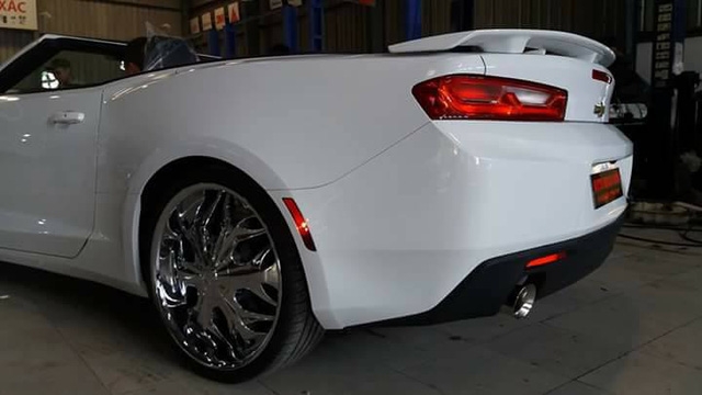 Chevrolet Camaro Convertible 2017 thứ 2 cập bến thị trường Việt Nam - Ảnh 10.