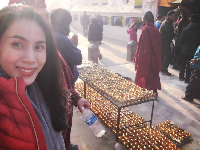 Khuôn mặt của Thủy Tiên từng nhiều lần lộ đường nét lệch lạc, giờ bỗng hài hòa và thon gọn một cách hoàn hảo - Ảnh 16.