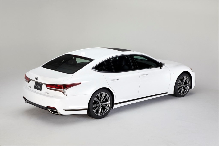 Lexus LS 500 F Sport trinh lang tai trien lam xe New York hinh anh 3