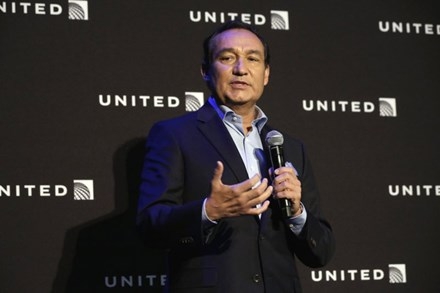 Nhà Trắng lên tiếng về scandal kéo lê khách của United Airlines ảnh 3
