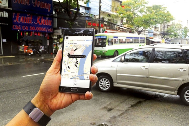  Hai đại diện thành phố lớn cả nước đề xuất siết cấp mới Grab và Uber vì... lý do tắc đường 