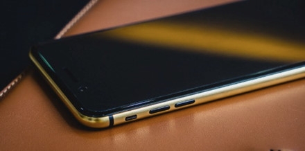 iPhone Hoả Long giá trăm triệu có gì đặc biệt? ảnh 1