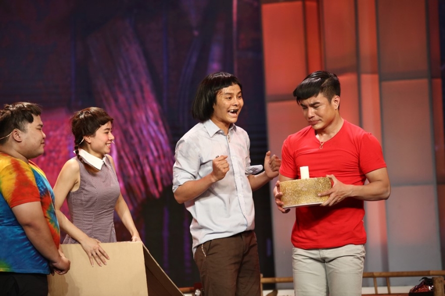Viet Trinh nin tho vi man ao thuat nguy hiem cua Vo Minh Lam hinh anh 3