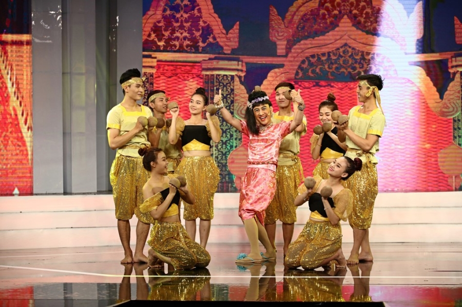 Viet Trinh nin tho vi man ao thuat nguy hiem cua Vo Minh Lam hinh anh 8