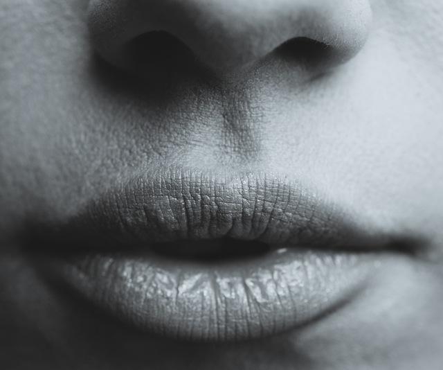 Ba bệnh có thể gây ra mùi khó chịu, và những thức ăn có thể giúp giảm mùi cơ thể.