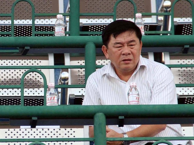 Chuyen la V.League: Sep trong tai lam giam sat vi tien boi duong? hinh anh 1