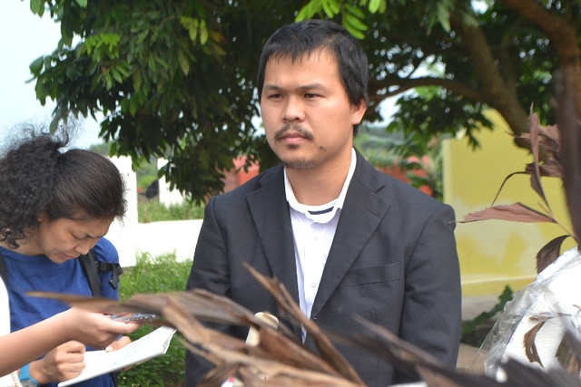  Anh Hào cùng gia đình chưa thể an lòng khi chưa có kết luận nghi phạm đó có phải là hung thủ sát hại con gái hay không. Ảnh: Đ.Tuỳ 