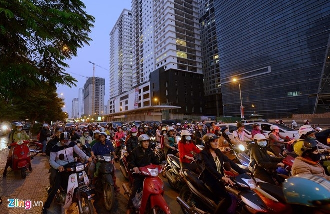 'Dan Ha Noi bat hanh vi tan ca khong dam ve nha' hinh anh 2