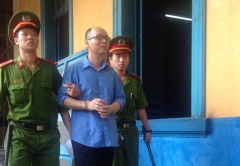 chơi đá gà, nhân viên ngân hàng, ôm tiền cơ quan, trộm cắp tài sản, Agribank Bình Thạnh