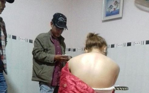 tien giang quan karaoke thue tiep vien mua khoa than phuc vu khach hat hinh 1