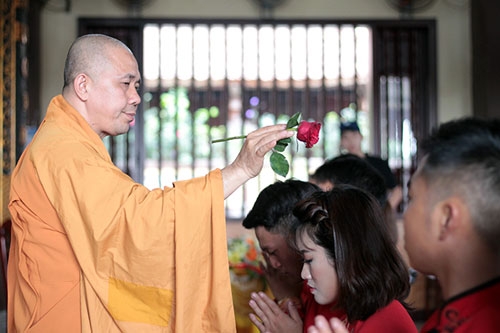 doc dao le cuoi noi cua phat cua 14 cap doi ha thanh hinh anh 7