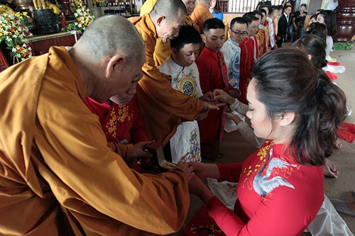 doc dao le cuoi noi cua phat cua 14 cap doi ha thanh hinh anh 8