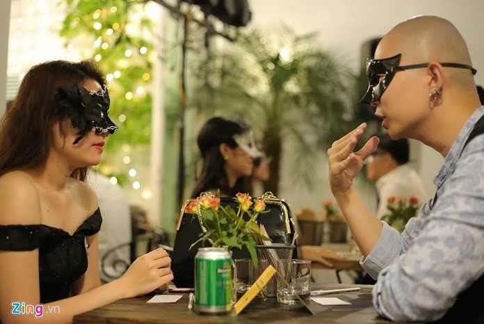 Gioi tre Ha thanh hen ho giau mat trong ngay Valentine den hinh anh 3