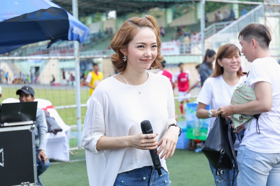 Minh Hang bac bo tin don bi chen ep phai bo ghe HLV The Face hinh anh 1