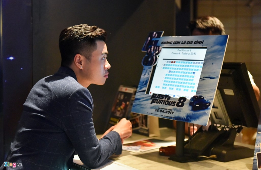 Rap chieu phim Ha Noi chay ve cac suat chieu 'Fast & Furious 8' hinh anh 5