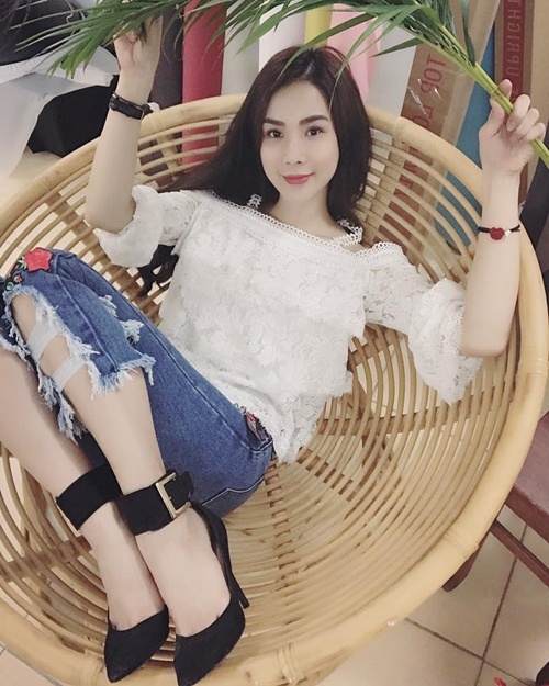 Nóng rực với mỹ nữ có dáng ngồi sexy nhất showbiz Việt - 14