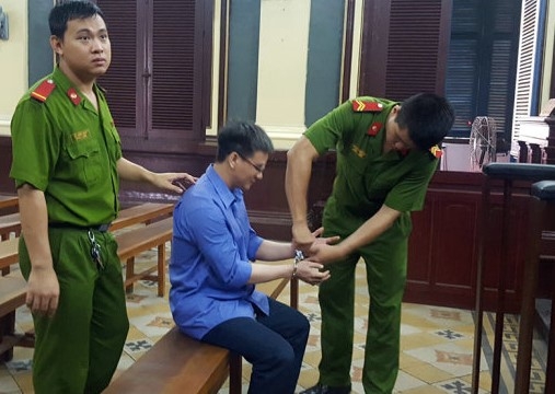 Ke cuong yeu sat hai con giao su o Sai Gon lai hau toa hinh anh 1