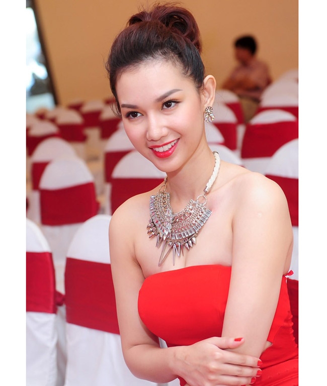 mc quynh chi, diem huong 