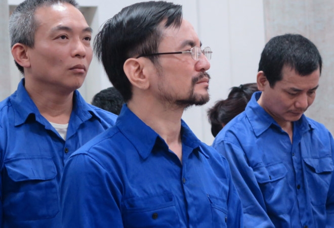 Vu chiem doat 860 ty: Cuu giam doc chi nhanh ngan hang linh 23 nam tu hinh anh 2
