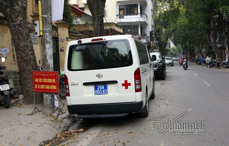 giành vỉa hè, đòi lại vỉa hè, lấn chiếm vỉa hè, vỉa hè Hà Nội