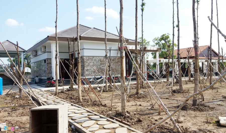 Ben trong khu biet thu rong 6.500 m2 xay trai phep cua TGD o Soc Trang hinh anh 7