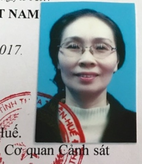  Lê Thị Kim Cúc - giáo viên về hưu đã lừa chạy việc 20 người với số tiền 1,5 tỷ đồng rồi xuất cảnh sang Mỹ. 