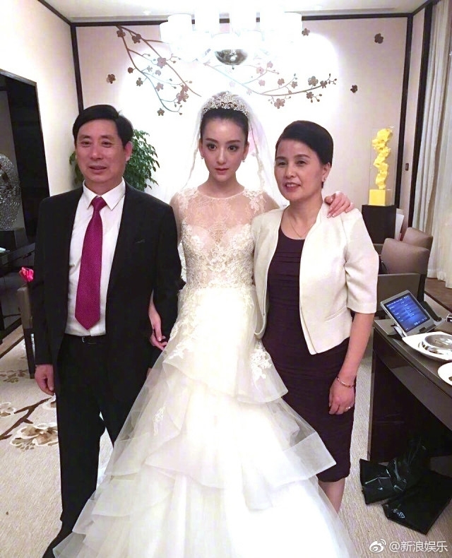 Quach Phu Thanh bi to keo kiet, bi gioi showbiz quay lung sau le cuoi hinh anh 2