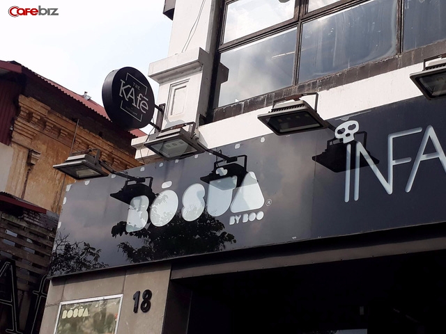 Tại Hà Nội, the Kafe đã đóng cửa địa điểm 18, Điện Biên Phủ (một trong những địa điểm đầu tiên của chuỗi). Mặc dù biển hiện vẫn chưa bị dỡ nhưng vị trí này đã thuộc về một thương hiệu quần áo khác. Ảnh: Đức Thọ. 