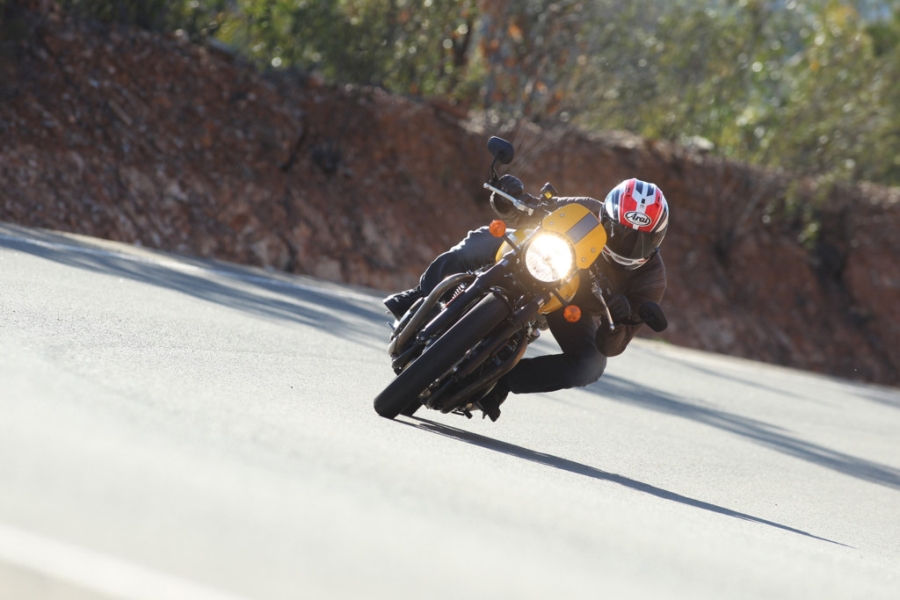5 mau moto tam trung kieu co dien dang lua chon hinh anh 5