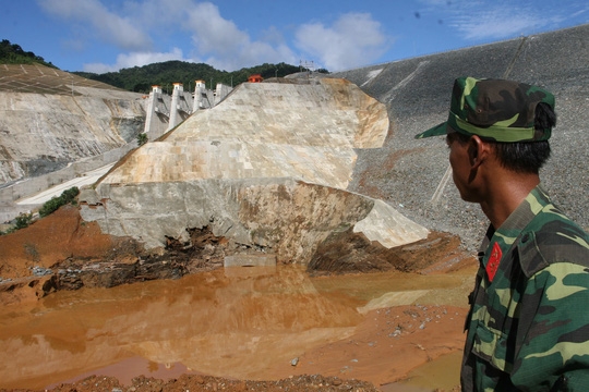  Công trình thủy điện Sông Bung 2 từng xảy ra sự cố vỡ hầm dẫn dòng khiến 2 công nhân tử vong 