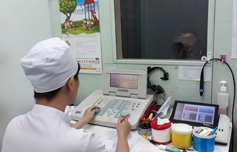 Ngủ đêm thức dậy, bỗng dưng bị… điếc - ảnh 2