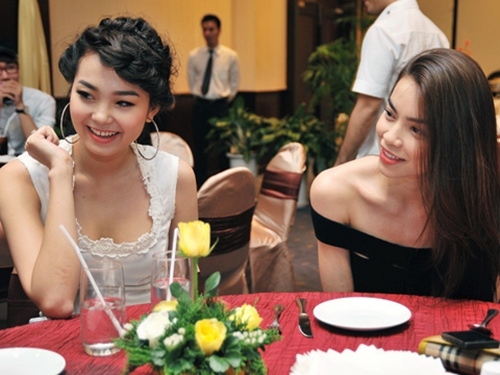 nhin lai hinh anh minh hang than thiet ben ho ngoc ha truoc khi 