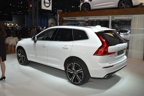 suv hang sang volvo xc60 2018 gia tu 1,05 ty dong hinh anh 5