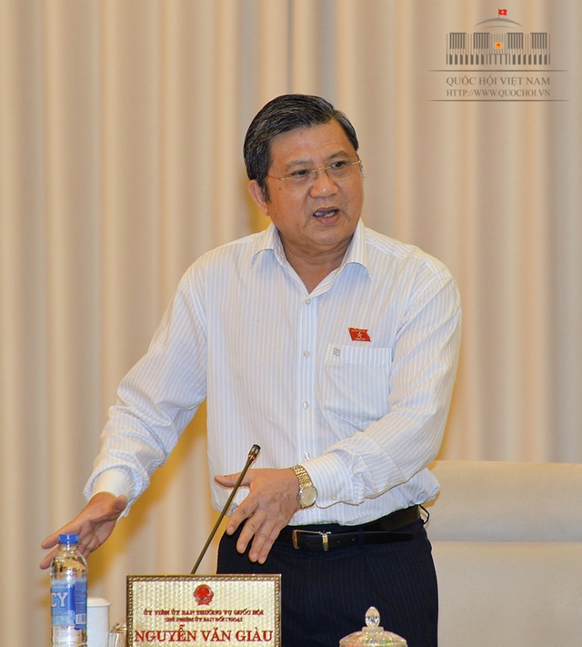  Chủ nhiệm UB Đối ngoại Nguyễn Văn Giàu phát biểu tại phiên thảo luận 