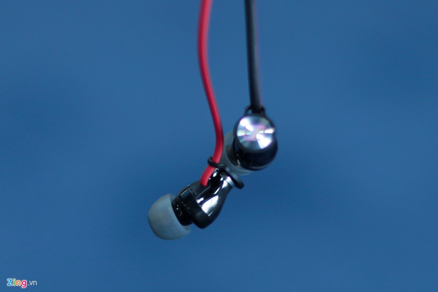 Mo hop tai nghe khong day Sennheiser gia 5,3 trieu dong hinh anh 7