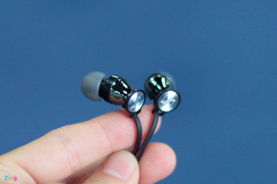 Mo hop tai nghe khong day Sennheiser gia 5,3 trieu dong hinh anh 8