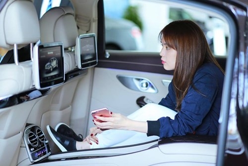 Ngọc Trinh tậu xe siêu sang Mercedes-Maybach S500 giá 11 tỷ Đồng - Ảnh 3.