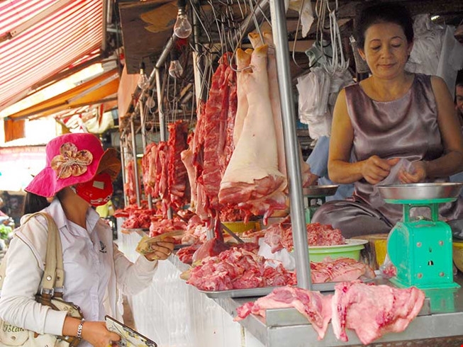 Gia rot con 20.000 dong mot kg, nong dan vua ban heo vua khoc hinh anh 1