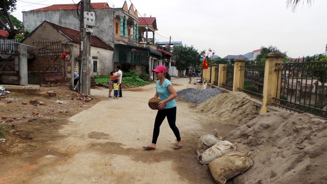 Đường làng thông thoáng trở lại.