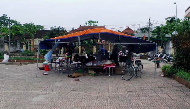  Lều dã chiến được dựng trong sân Nhà văn hóa thôn Hoành cũng được dỡ bỏ. 